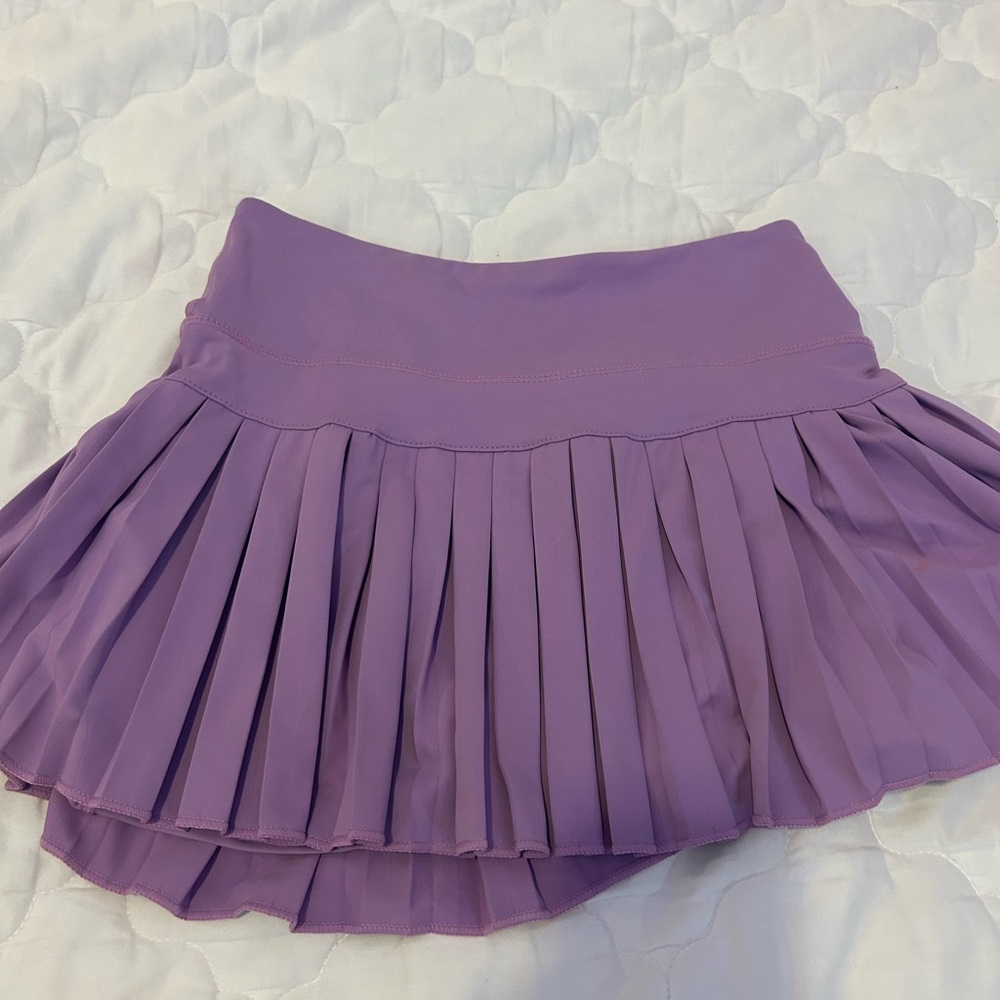 Gold hinge skirt